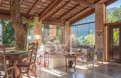 Mansão no itanhangá com 13 quartos , 6 suítes , mais 2 suítes  master .......16.000m² de terreno com área construida de 1.000m²...com vista para o mar...