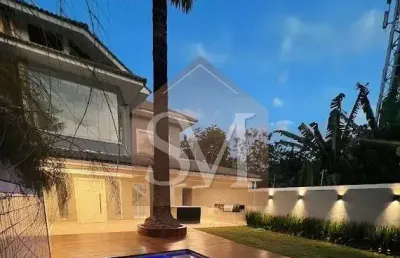 Excelente casa tríplex na barra da tijuca, 4 quartos, 2 suítes,1 master com closet, 362 m² área construída..