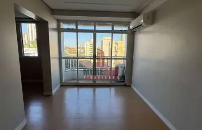 Apto 3 dorms, ótima localização no bairro alto, 2 vagas e lazer com piscina.