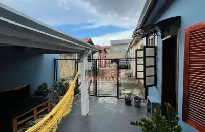 Oportunidade para investidores – casa à venda com renda garantida!