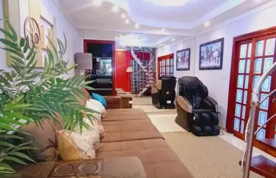 Sobrado à venda com 4 quartos, 4 banheiros, 3 vagas e 276m² por r$ 620.000