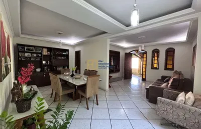 Casa colonial à venda - 3 quartos 1 suíte - 4 vagas - espaço gourmet - letícia