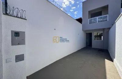 Casa geminada à venda - 2 suítes - 1 vaga - 3 banheiros - bairro floramar