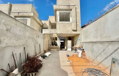 Casa geminada à venda - 3 quartos sendo 1 suíte - 2 vagas - 202m² - santa amélia