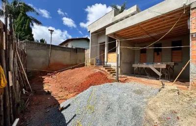 Casa de alto padrão - 4 quartos sendo 1 suíte - piscina - 2 vagas - trevo bh