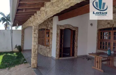 Casa com 4 dormitórios à venda, 320 m² - centro - jaguariúna/sp