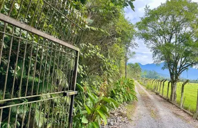 Chácara à venda, vila nova, joinville-sc. de: r$1.600.000  por: r$1.400.000 localizada ao meio de muita área verde e água, um contato direto com a nat