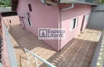Casa com edícula na região central à venda, por r$ 550.000,00- estrela d'alva - caraguatatuba/sp