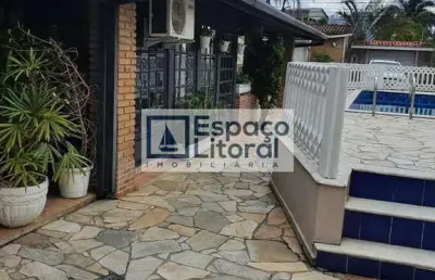 Casa com 6 dorm, 3 suítes, piscina a 300m da praia das palmeiras à venda - caraguatatuba, sp