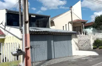 **sobrado no bairro costeira- araucária** contém: 2 quartos, sendo um suíte com sacada; sala de estar e jantar; 2 banheiros; cozinha; lavanderia coberta; garagem coberta para 2 carros; valor 380.000,0