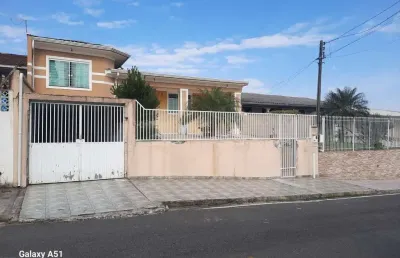 Excelente casa com 200m² no iguaçú em terreno de 275m² por apenas 849.990,00 3 amplos dormitórios
