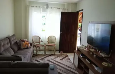 Otima casa com 2 amplos quartos em ótima localização no fazenda velha 02 quartos sala para 2 ambientes cozinha banheiro área de serviço e churrasqueir