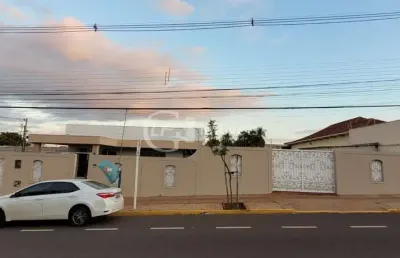Casa comercial para locação no bairro amambaí em campo grande-ms: 6 salas, 7 banheiros, 20 vagas de garagem e 250m² de área.