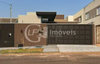 Casa à venda na vila vilas boas em campo grande-ms: 3 quartos, 3 suítes, 3 salas, 2 banheiros, 4 vagas de garagem, 180m².
