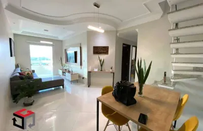 Linda cobertura totalmente reformada com uma excelente área gourmet e vista panorâmica!