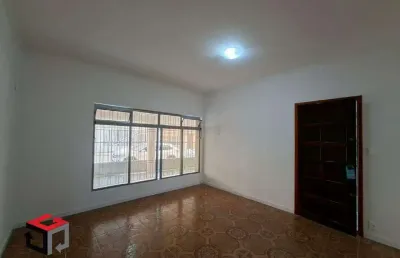 Casa térrea, com 2 quartos, 4 vagas de garagem e próxima a igreja são joão batista.