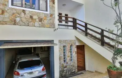 Sobrado amplo com 291 m² localizado no bairro anchieta em são bernardo do campo - sp.