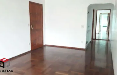 Sobrado mirandópolis 168m², 3 dormitórios, 1 suíte, 2 salas, cozinha repleta de armários, quintal, churrasqueira, 2 vagas.