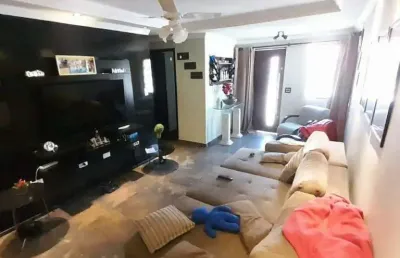 Casa com piscina com 188m² localizada no parque jaçatuba em santo andré/sp.