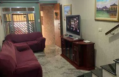 Sobrado com 2 quartos , 2 banheiros e 1 vaga - bairro taboão - sbc