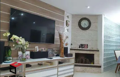 Sobrado á venda com 3 quartos 1 suíte 3 banheiros 8 vaga de garagem cobertas