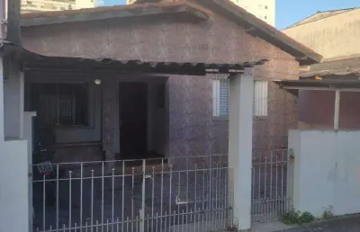 Casa térrea com estrutura ideal para família e negócios! contem 2 frentes.