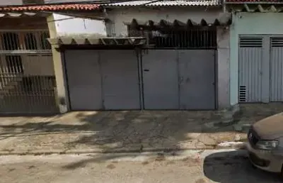 Terreno com casa com 2 quartos e 1 banheiro à venda, 100 m².