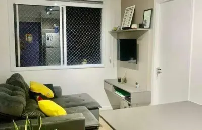 Sobrado na lapa com 2 dormitórios, cozinha repleta de armários, sala 2 ambientes, lavanderia, dependência de empregada, quintal, sem vaga de garagem.