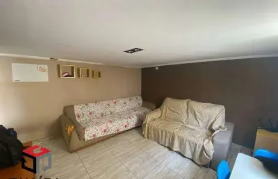 Imóvel de 200m² com 2 casas térreas, cada uma com 1 quarto em são caetano do sul.