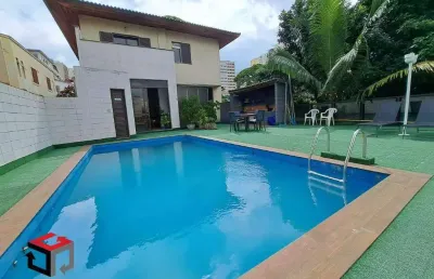 Casa ampla à venda com 752m² localizada no bairro pacaembu em são paulo.