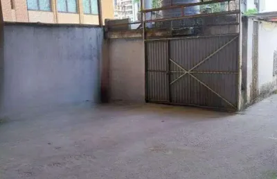 Galpão comercial á venda com 302m² na chácara santo antônio.