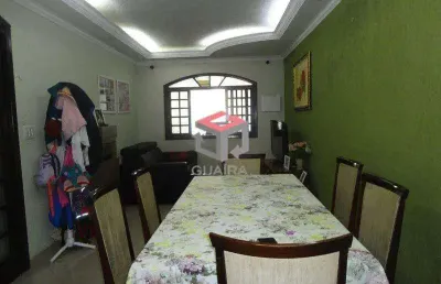 Lindo sobrado com edícula , quintal e churrasqueira!