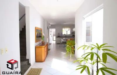 Sobrado com 196 m² localizado no bairro jardim em santo andré.