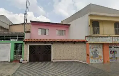 Sobrado com 158 m² localizado no jardim do estádio em santo andré.