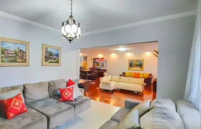 Belíssima casa com 4 quartos no bairro nova petrópolis
