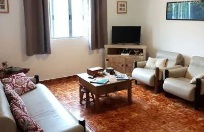 Ubatuba -tenório: apartamento térreo 2 dormitórios suíte 2 vagas próximo a praia