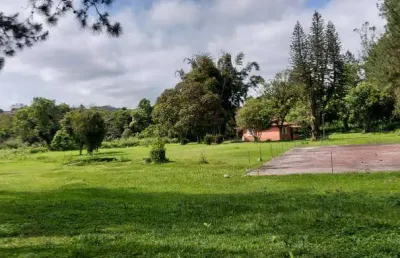 Área  a venda próximo a rodovia índio tibiriçá com exlecelente topograifa e acesso