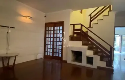 Casa assobradada, campo belo de 136m² com 2 quartos suites , churrasqueira e 2 vagas á venda