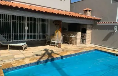 Sobrado com 300,00m² com 4 dormitorios, 4 suítes, 1 sala, 6 banheiros, 5 vagas, em interlagos - sp .