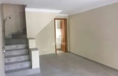 Sobrado de 140m² com dois dormitórios, dois banheiros e duas vagas á venda em cerqueira césar casa s