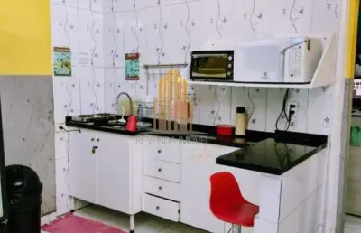 Brás, casa de 3 pisos com 400m², 16 dormitórios sendo todos suítes.