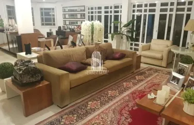 Casa de condomínio de 1.100m², possui 5 dormitórios (5 suítes), 2 salas e 4 vagas à venda no morumbi