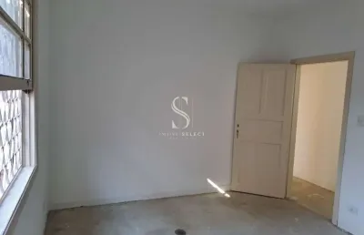 Encantadora casa residencial de 190m², 2 dormitórios, 1 banheiro,à venda na cobiçada região da saúde
