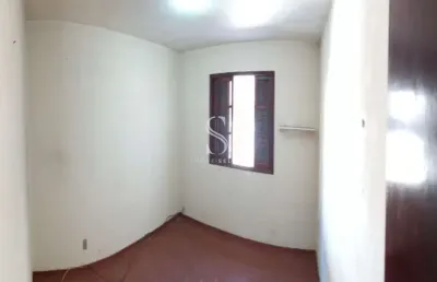 Jardim monte kemel, casa sobrado de 150m² com 3 dormitorios, 3 banheiros e 2 vagas de garagem.
