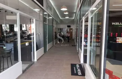Moema, galeria de 300m² com 8 lojas, 3 banheiros e 4 vagas á venda