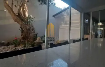 Bosque da saúde - casa assobradada com 230m², 3 suítes, 5 banheiros e 2 vagas de garagem.
