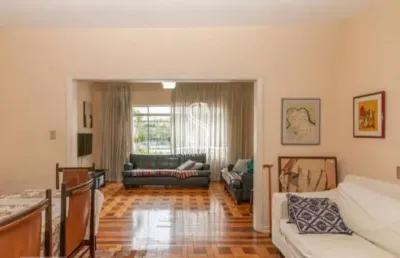 Campo belo - sobrado com 172m², possui 3 dormitórios, 2 salas, 2 banheiros e 2 vagas.