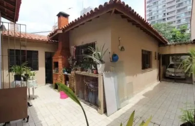 Mirandópolis - casa de 300m² com 3 dormitorios sendo 2 suites, 4 banheitos e 5 vagas.