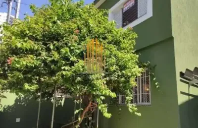 Pompeia - casa assobradada de 160m² com 4 quartos, 1 suite, 3 banheiros e 3 vagas.