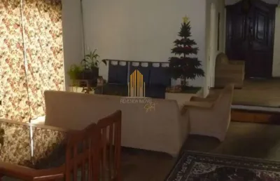 Vila monumento, sobrado residencial de 500m² com 4 suítes e 5 vagas.